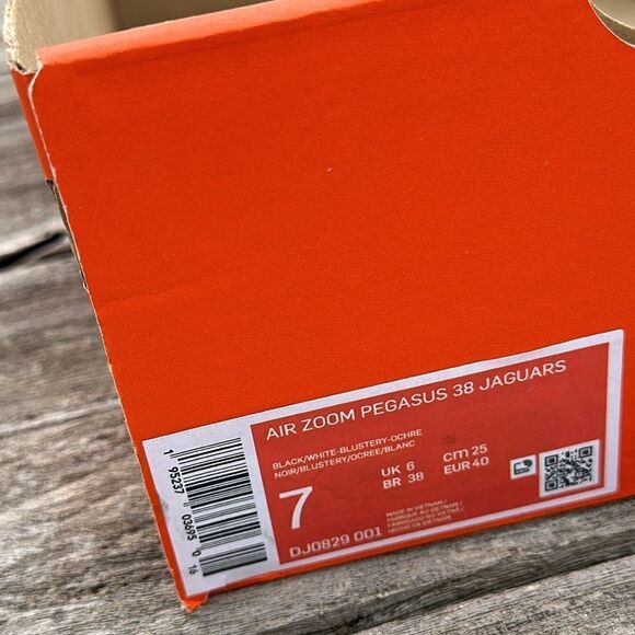 Nike Pegasus 38 NFL Jacksonville Jaguars Size 7 Men's Running Shoes NWT SNEAKERS - Picture 7 of 8